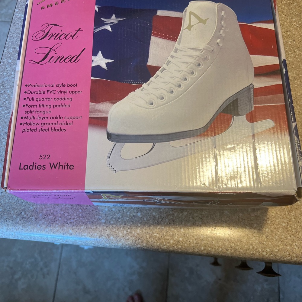 American Figure Skates women’s size 8.